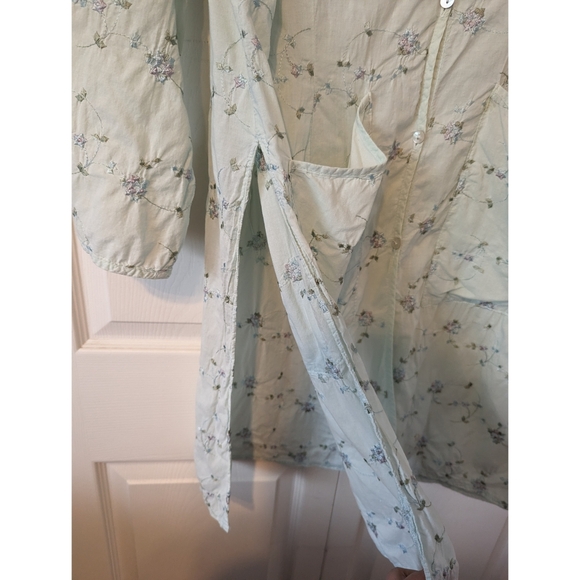 3/$20! Bella Note Hand Embroidered Floral Kimono - Picture 8 of 10